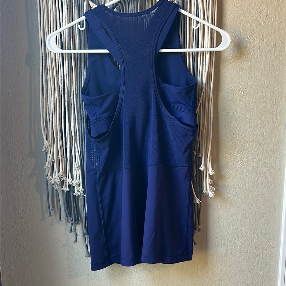 Lululemon Turbo Tank - 2 in 1 tank top with built in bra - Picture 2 of 8